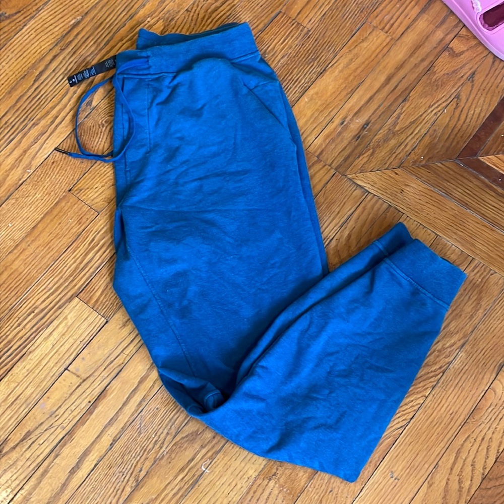 Men’s Lulu lemon sweat pants